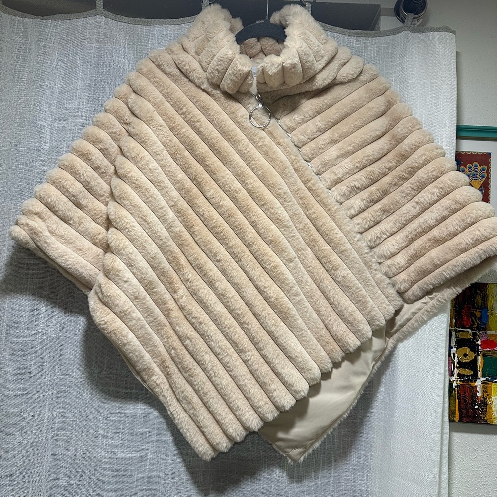 Never worn, cream faux fur shawl